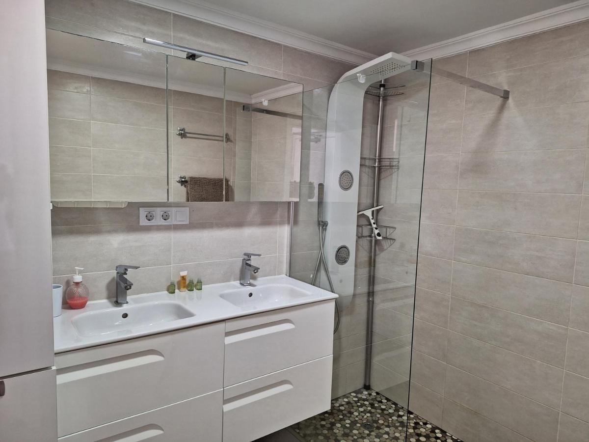 Solaris - Refurbished, Top Floor, Sea Views Puerto Rico  Kültér fotó
